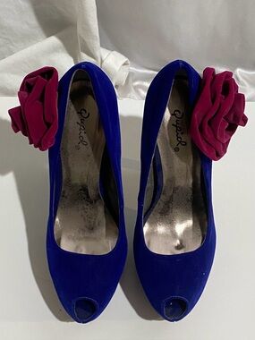 Qupid Women's 7.5 Cobalt Blue Platform Peep Toe Heels W/Pink Rosette Accent